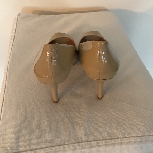 Never worn Vince Camuto nude platform heels - Picture 2 of 4